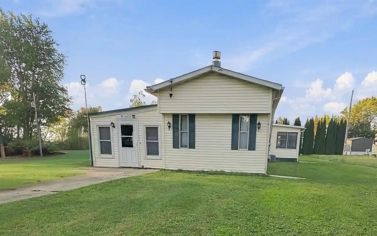 Photo 1 of Single family home for sale at W5070 Woodland Rd, Shawano, WI 54166 | MLS# 50333404 | Listing updated on 2026-10-07