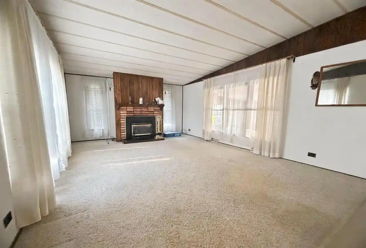 Photo 4 of Single family home for sale at W5070 Woodland Rd, Shawano, WI 54166 | MLS# 50333404 | Listing updated on 2026-10-07