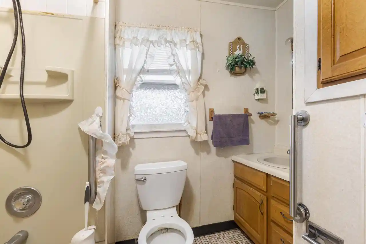 Photo 3 of Sale Pending at 521 2nd Street S St, La Crescent, MN 55947 | MLS# 1982569 | Listing updated on 2026-10-06