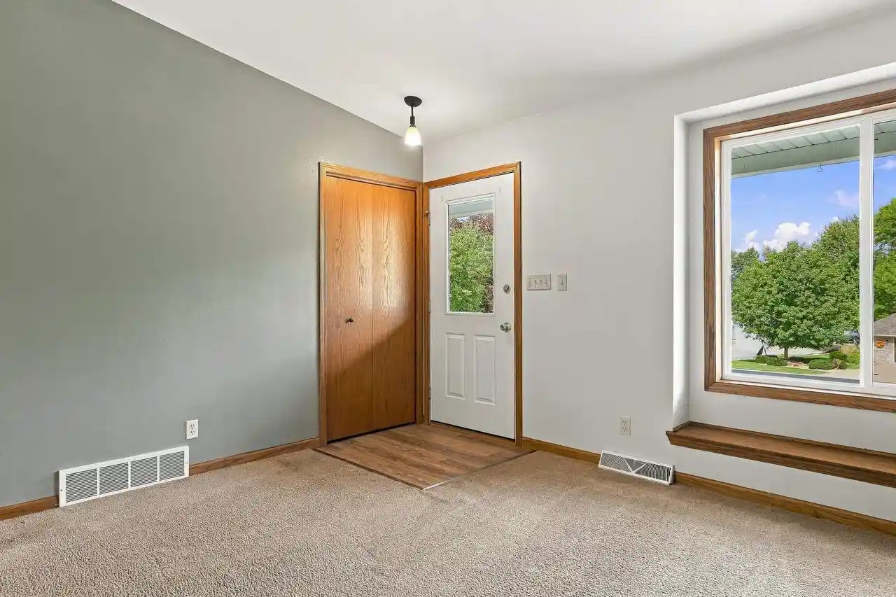 Photo 1 of Single family home for sale at 927 Bay View Dr, Mosinee, WI 54455 | MLS# 22604824 | Listing updated on 2026-10-01