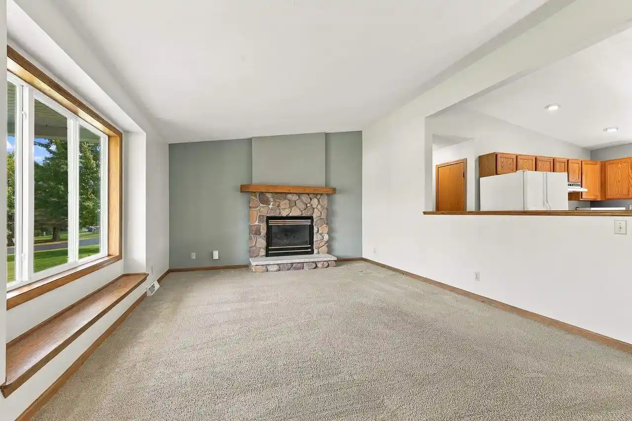Photo 4 of Single family home for sale at 927 Bay View Dr, Mosinee, WI 54455 | MLS# 22604824 | Listing updated on 2026-10-01