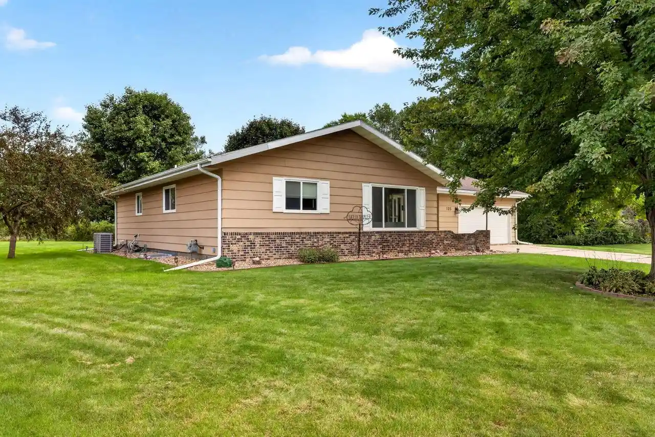 Photo 1 of Sale Pending at 105 Fireside Pl, La Crescent, MN 55947 | MLS# 1982582 | Listing updated on 2026-10-06