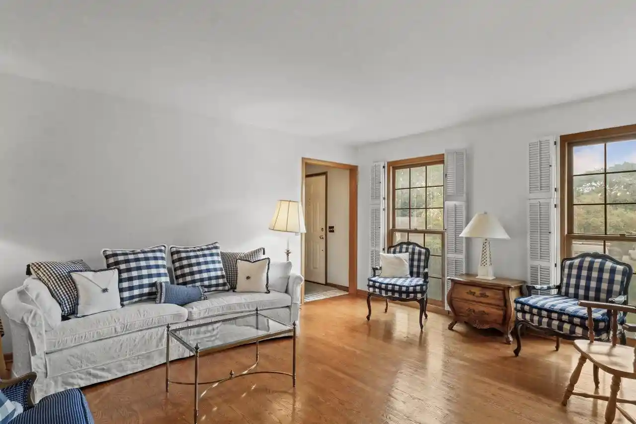 Photo 4 of Single family home for sale at 418 Bryce Cyn Cir, Madison, WI 53705 | MLS# 2033647 | Listing updated on 2026-10-09