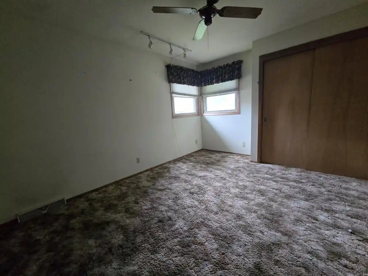 Photo 3 of Single family home for sale at 14800 W Fenway Dr, New Berlin, WI 53151 | MLS# 1982588 | Listing updated on 2026-10-09