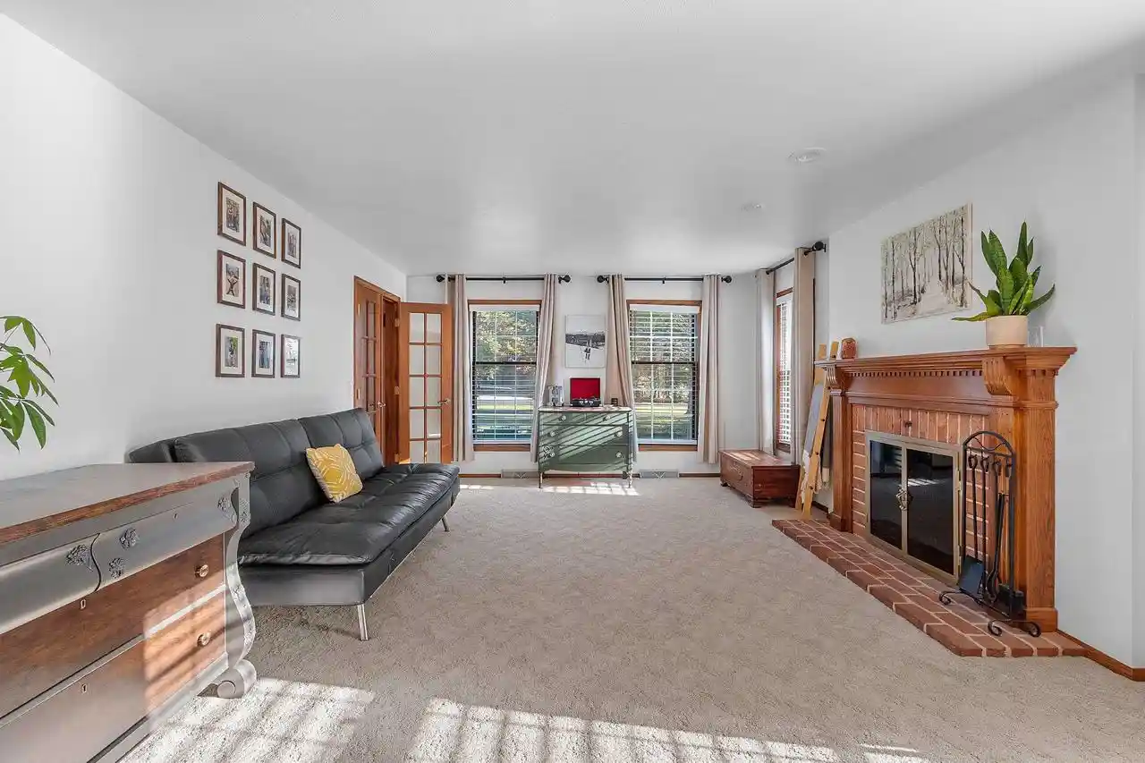 Photo 4 of Single family home for sale at 21 Crestview Dr, Hortonville, WI 54944 | MLS# 50333435 | Listing updated on 2026-10-19