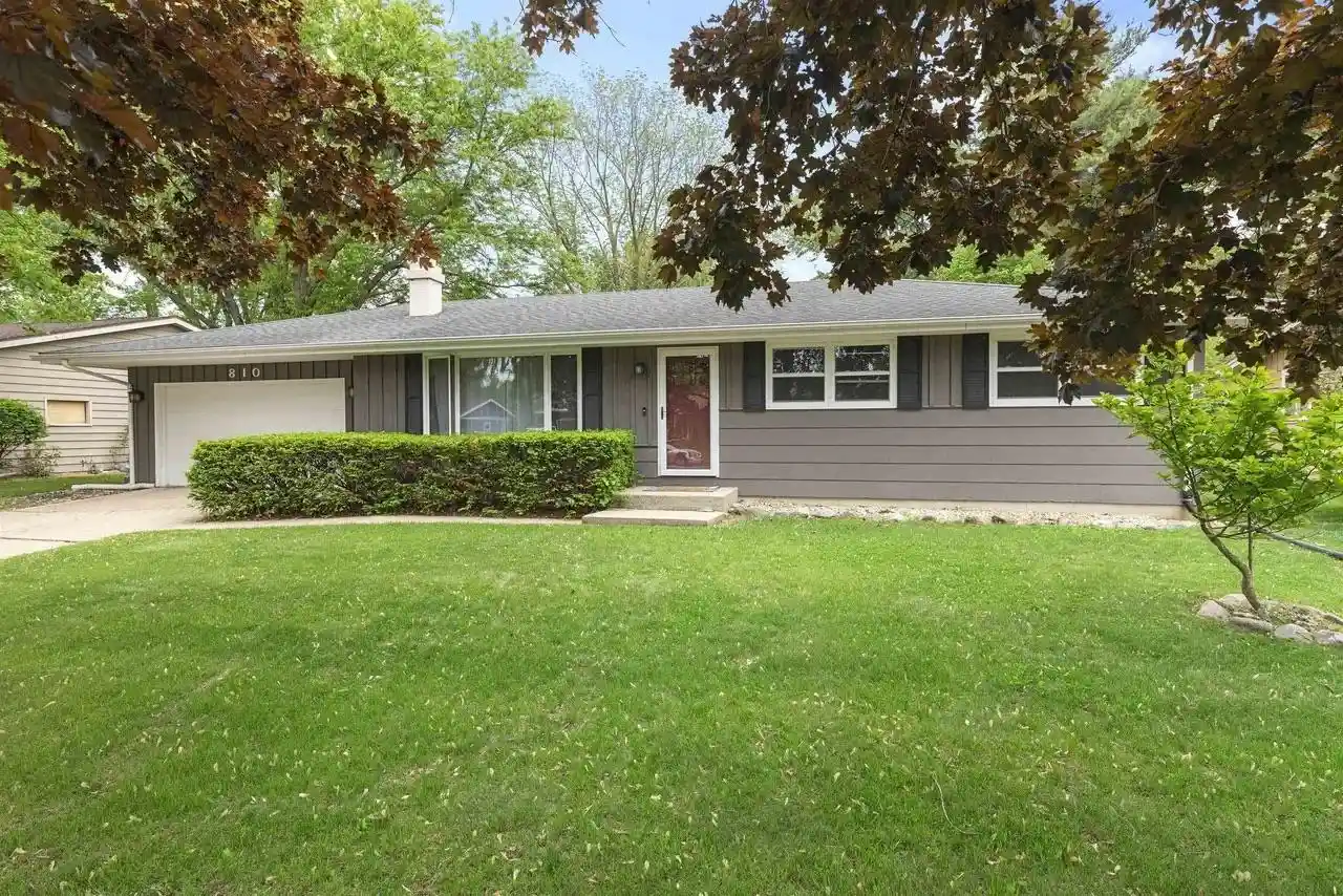 Photo 1 of Single family home for sale at 810 Suffolk Dr, Janesville, WI 53546 | MLS# 2033653 | Listing updated on 2026-10-09