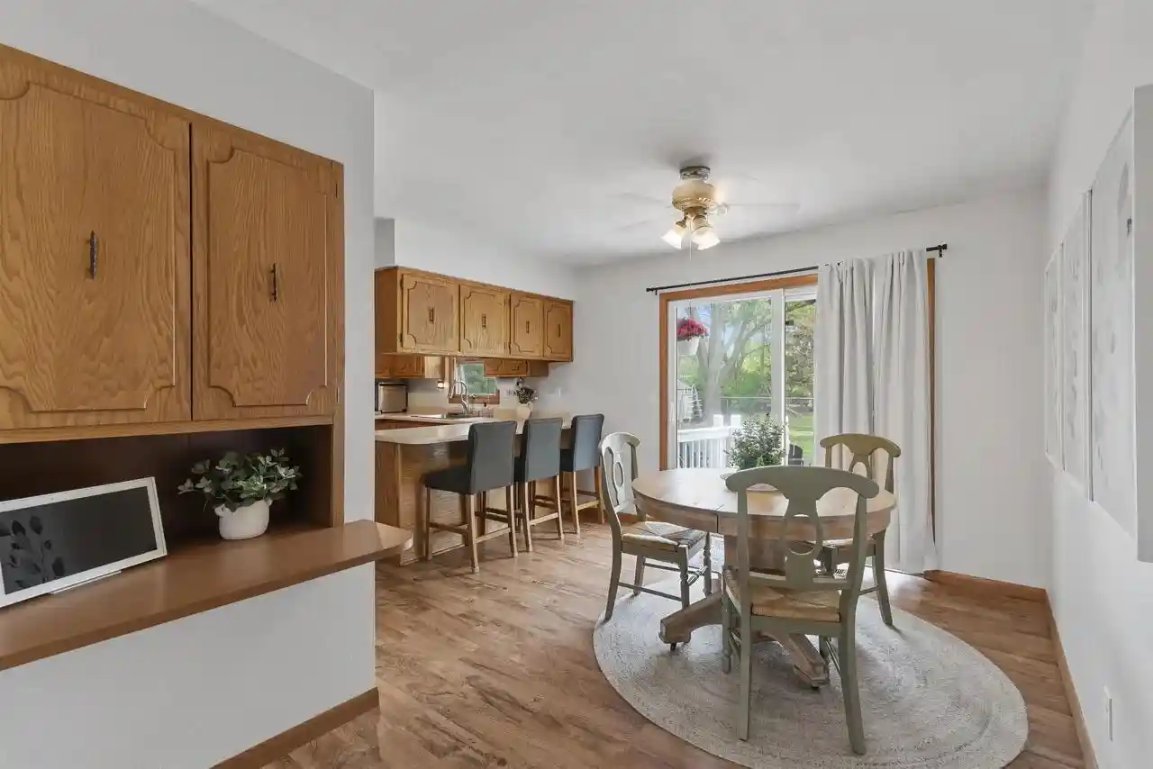 Photo 3 of Single family home for sale at 810 Suffolk Dr, Janesville, WI 53546 | MLS# 2033653 | Listing updated on 2026-10-09