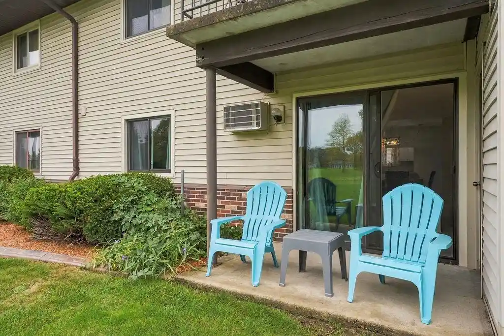 Listing Photo 5 - Condo for sale in building located at 1735 Maricopa Dr, Oshkosh, WI 54904 - Unit #A