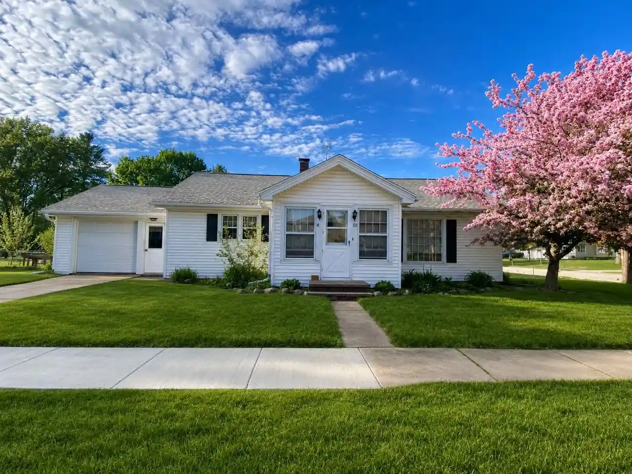 Photo 1 of Single family home for sale at 101 W Cedar St, Gillett, WI 54124 | MLS# 50333453 | Listing updated on 2026-09-30