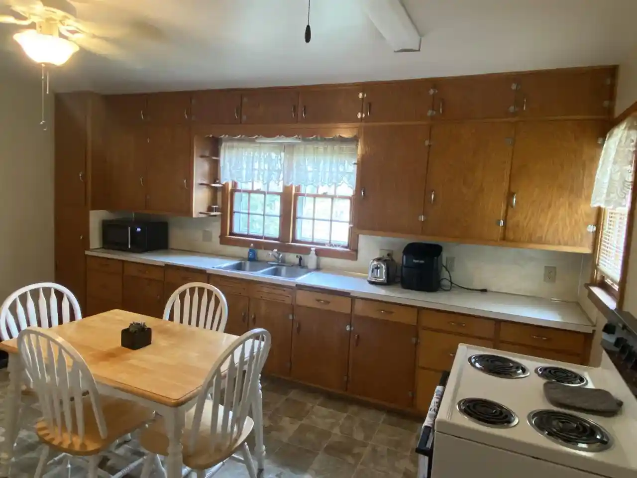 Photo 3 of Single family home for sale at 101 W Cedar St, Gillett, WI 54124 | MLS# 50333453 | Listing updated on 2026-09-30