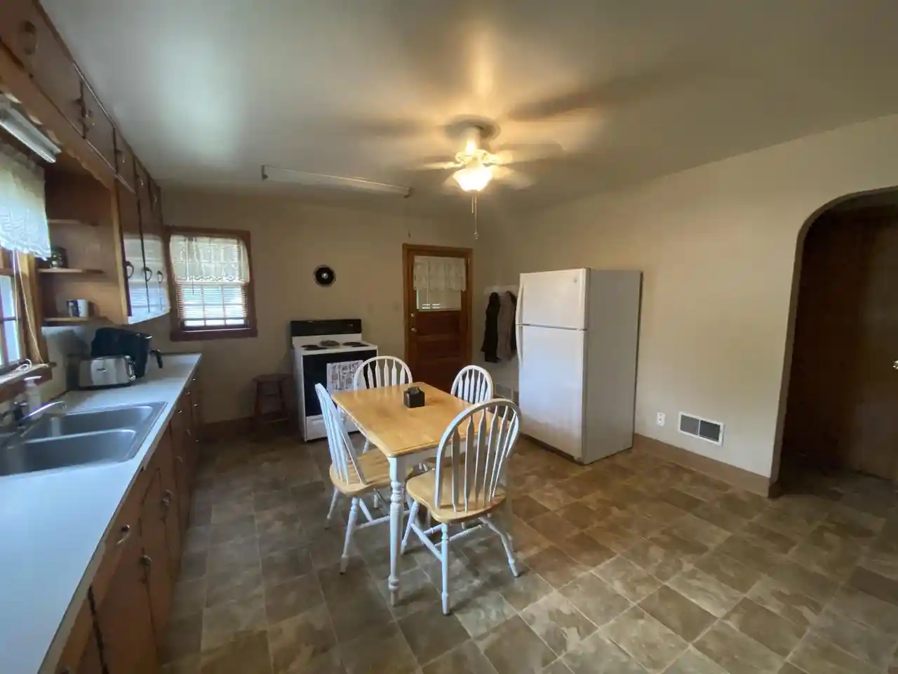 Photo 4 of Single family home for sale at 101 W Cedar St, Gillett, WI 54124 | MLS# 50333453 | Listing updated on 2026-09-30