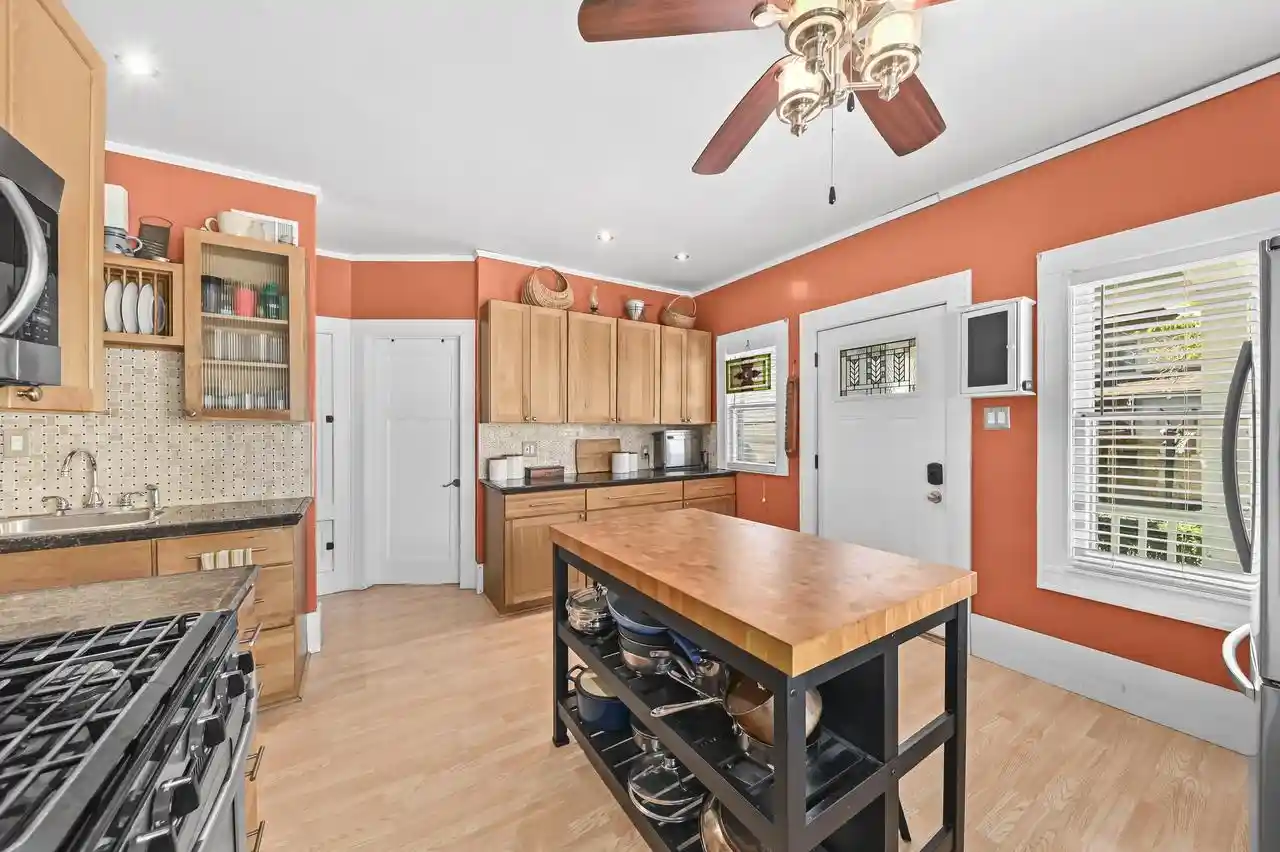 Photo 4 of Single family home for sale at 1557 N 50th Place, Milwaukee, WI 53208 | MLS# 1982596 | Listing updated on 2026-10-08