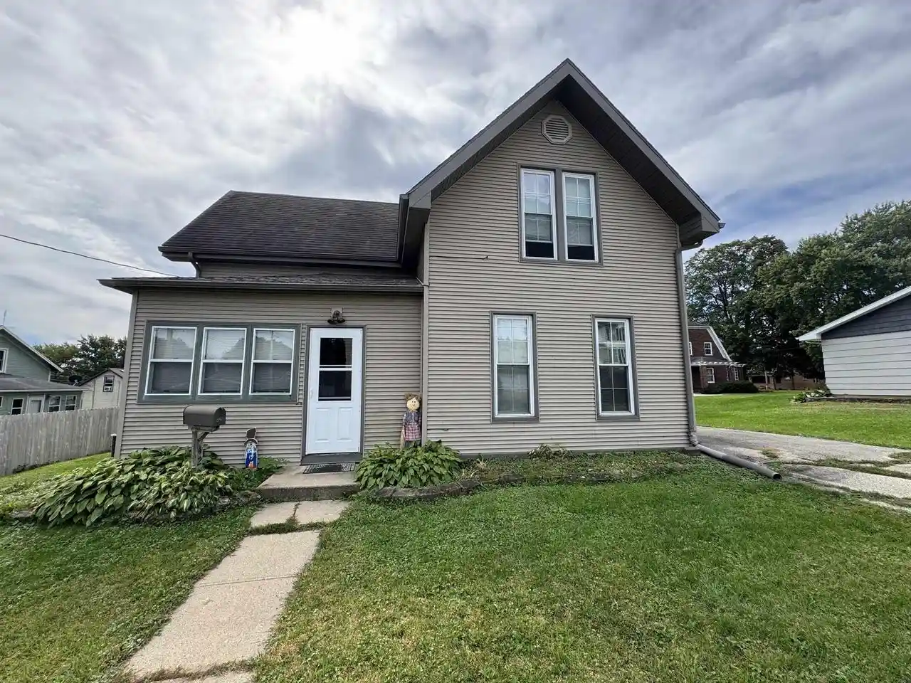 Photo 1 of Single family home for sale at 429 E Harriet St, Darlington, WI 53530 | MLS# 2033665 | Listing updated on 2026-09-30
