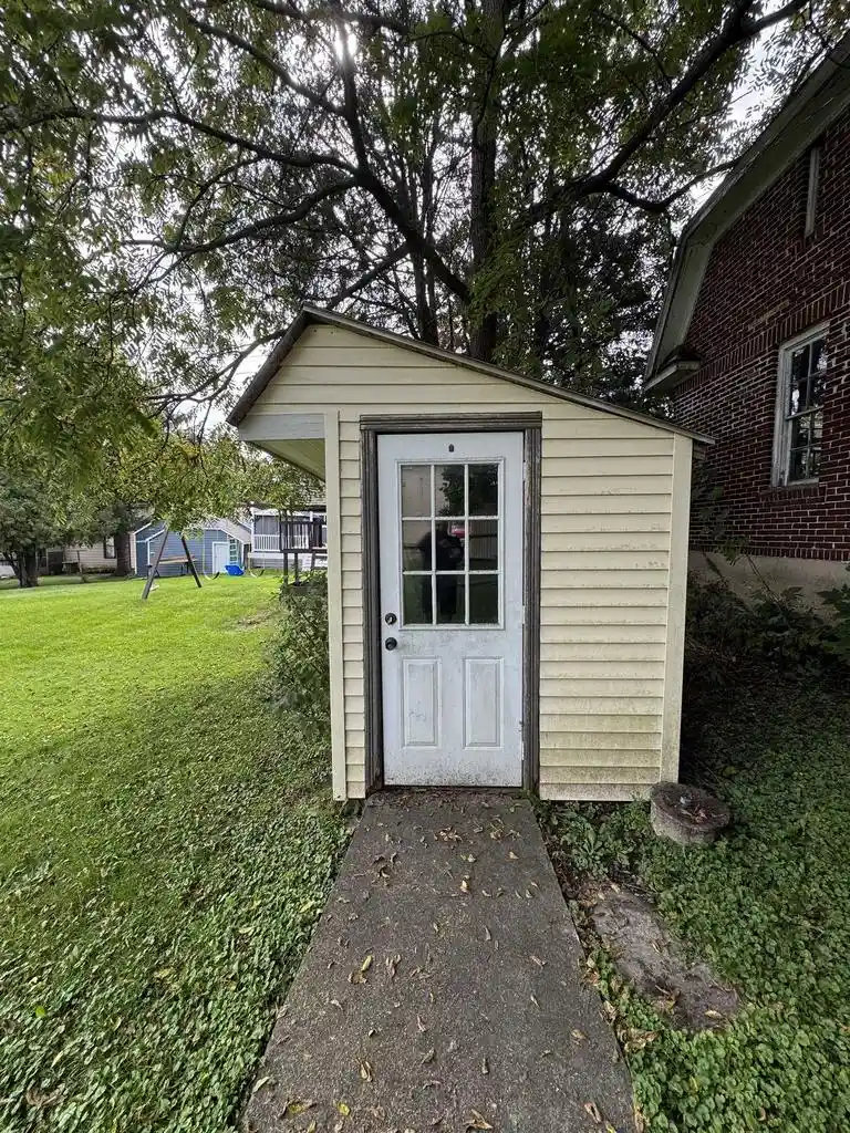 Photo 4 of Single family home for sale at 429 E Harriet St, Darlington, WI 53530 | MLS# 2033665 | Listing updated on 2026-09-30