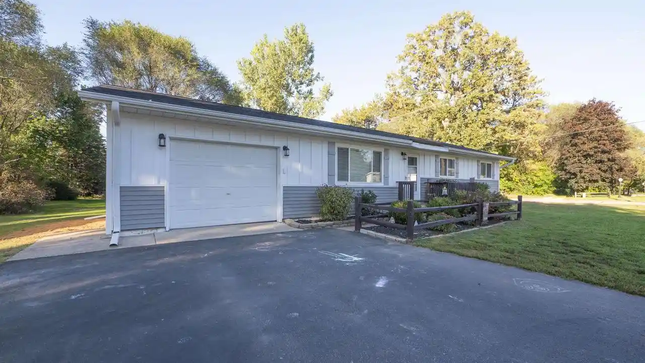 Photo 1 of Single family home for sale at 458 E Green Meadow Dr, Wautoma, WI 54982 | MLS# 50333470 | Listing updated on 2026-09-29