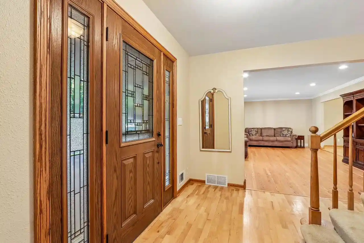 Photo 1 of Single family home for sale at N66w31175 Chenequa Cir, Hartland, WI 53029 | MLS# 1982607 | Listing updated on 2026-10-07