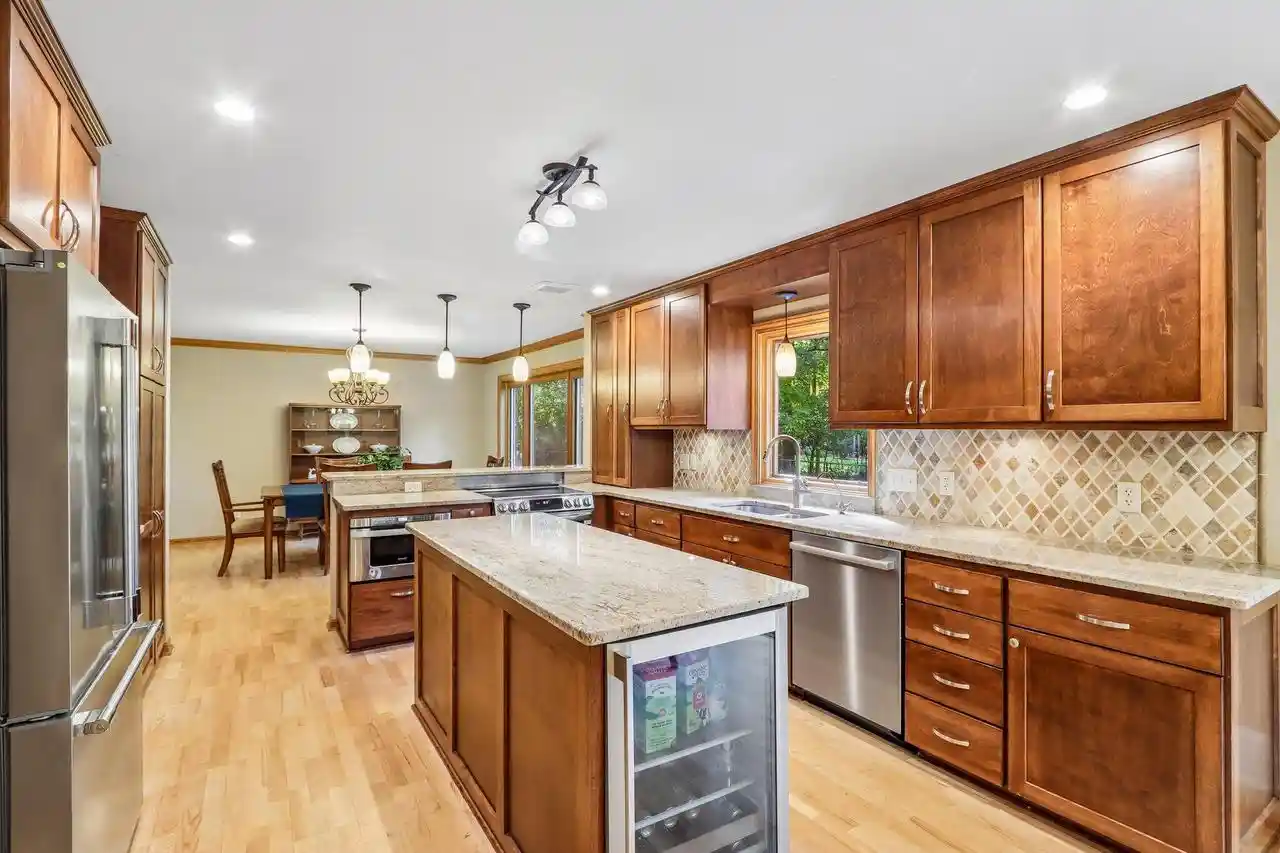 Photo 2 of Single family home for sale at N66w31175 Chenequa Cir, Hartland, WI 53029 | MLS# 1982607 | Listing updated on 2026-10-07