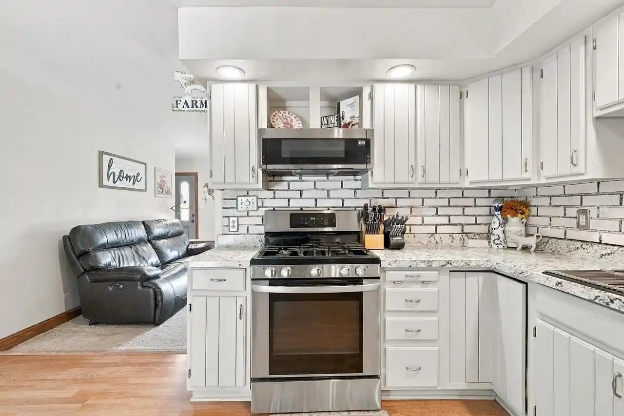 Photo 4 of Single family home for sale at N65w28506 Fairlane Dr, Hartland, WI 53029 | MLS# 1982606 | Listing updated on 2026-10-06
