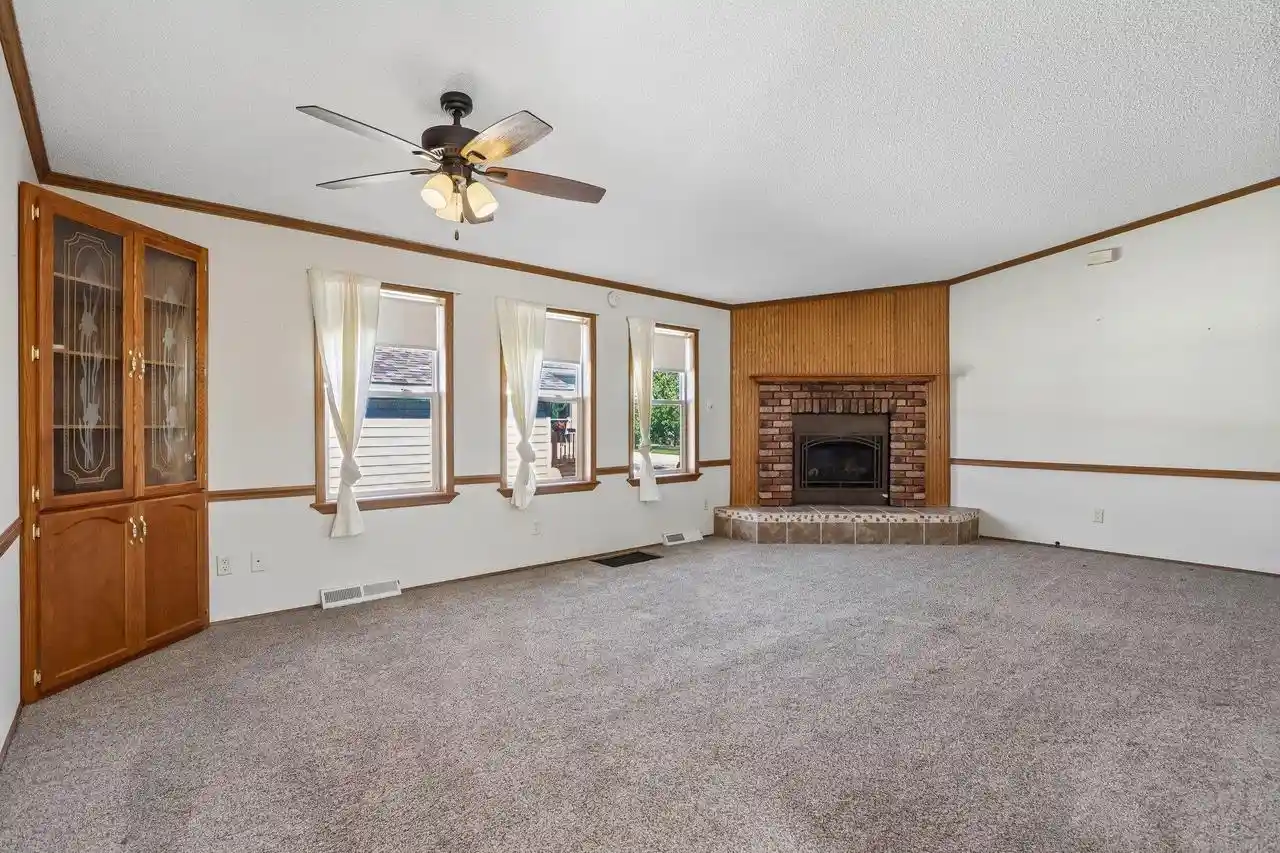 Photo 2 of Sale Pending at 601 Park Ridge Rd, Waterford, WI 53185 | MLS# 2033674 | Listing updated on 2026-10-05