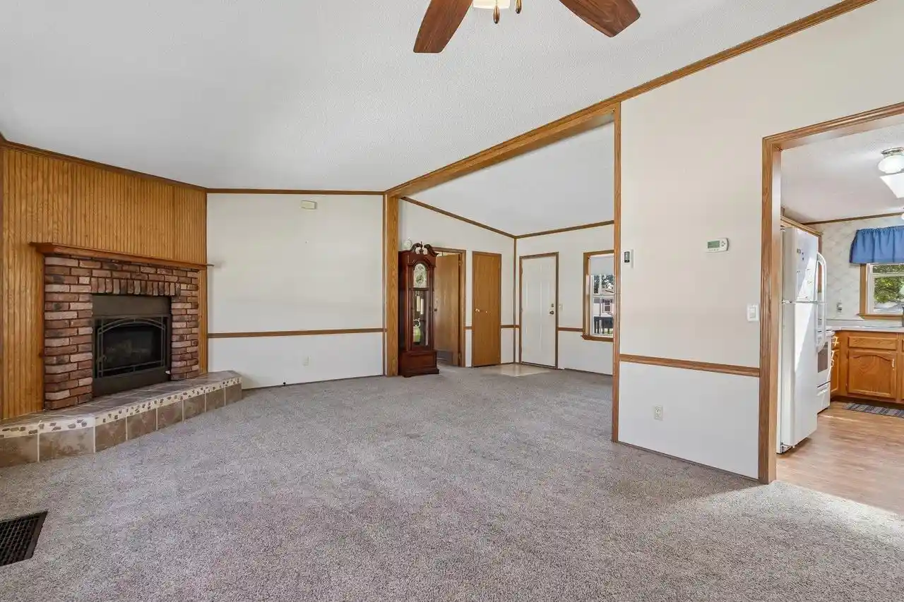 Photo 3 of Sale Pending at 601 Park Ridge Rd, Waterford, WI 53185 | MLS# 2033674 | Listing updated on 2026-10-05