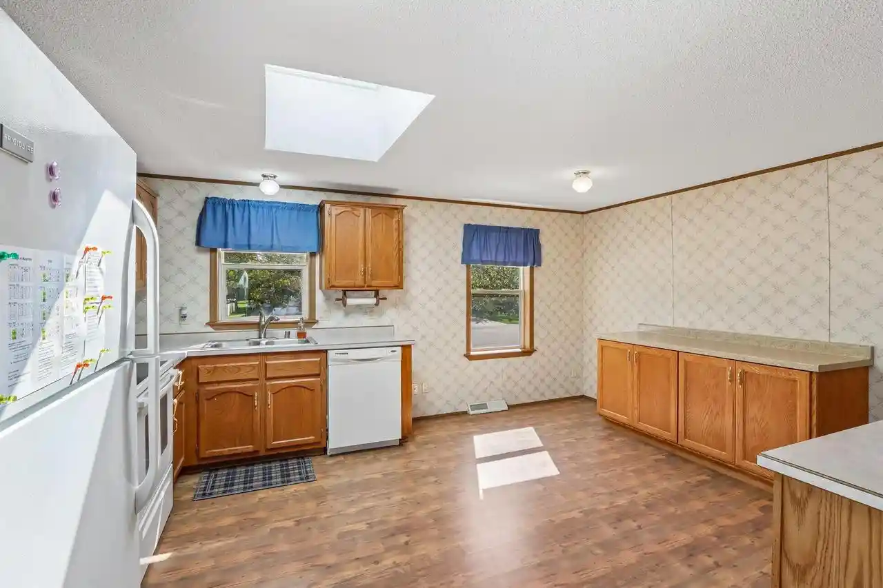 Photo 4 of Sale Pending at 601 Park Ridge Rd, Waterford, WI 53185 | MLS# 2033674 | Listing updated on 2026-10-05