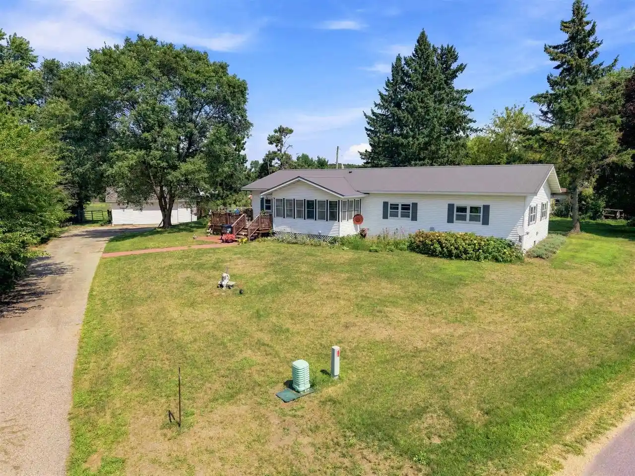 Photo 1 of Single family home for sale at W5496 Emerson Rd, Mauston, WI 53948 | MLS# 2033675 | Listing updated on 2026-10-01