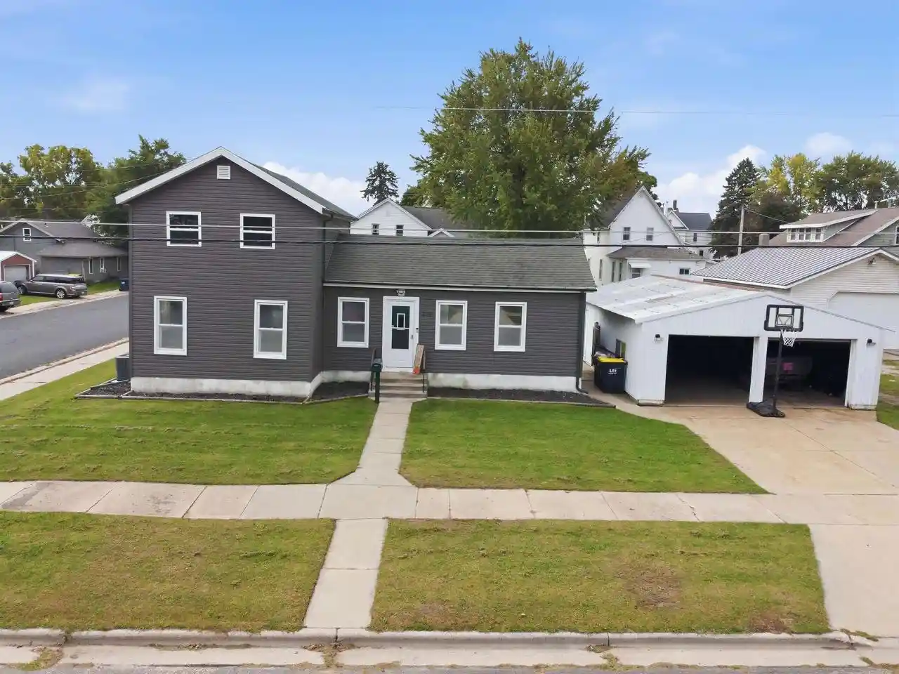 Photo 1 of Single family home for sale at 626 Mansion St, Mauston, WI 53948 | MLS# 2033676 | Listing updated on 2026-10-08