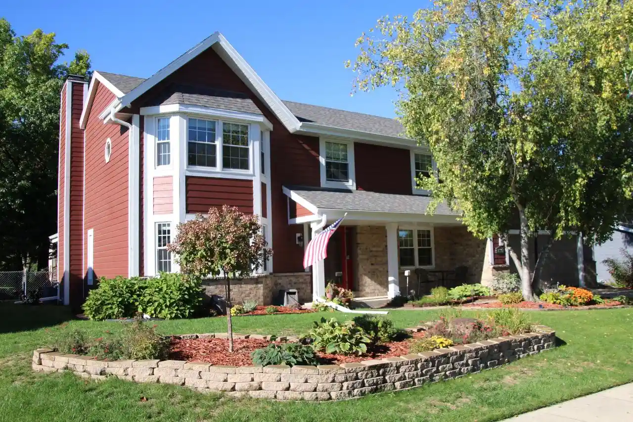 Photo 1 of Sale Pending at 1116 Whittier Ln, Oconomowoc, WI 53066 | MLS# 1982621 | Listing updated on 2026-10-04
