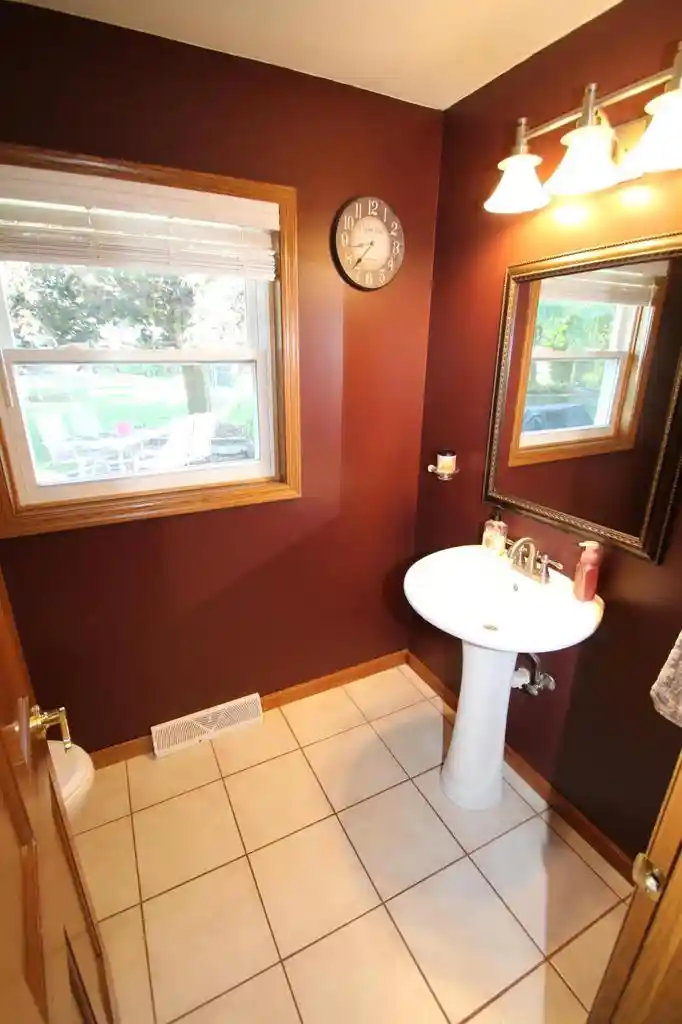 Photo 4 of Sale Pending at 1116 Whittier Ln, Oconomowoc, WI 53066 | MLS# 1982621 | Listing updated on 2026-10-04