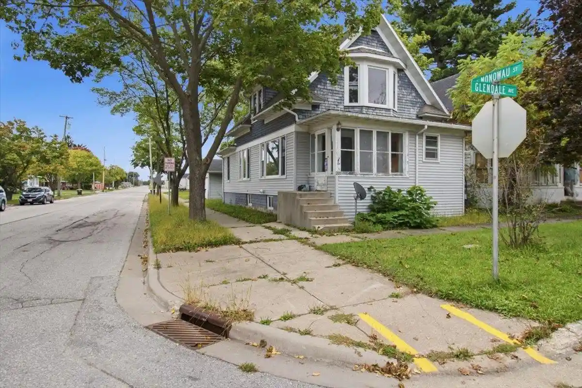 Photo 1 of Single family home for sale at 1000 Glendale Ave, Tomah, WI 54660 | MLS# 2033679 | Listing updated on 2026-10-12