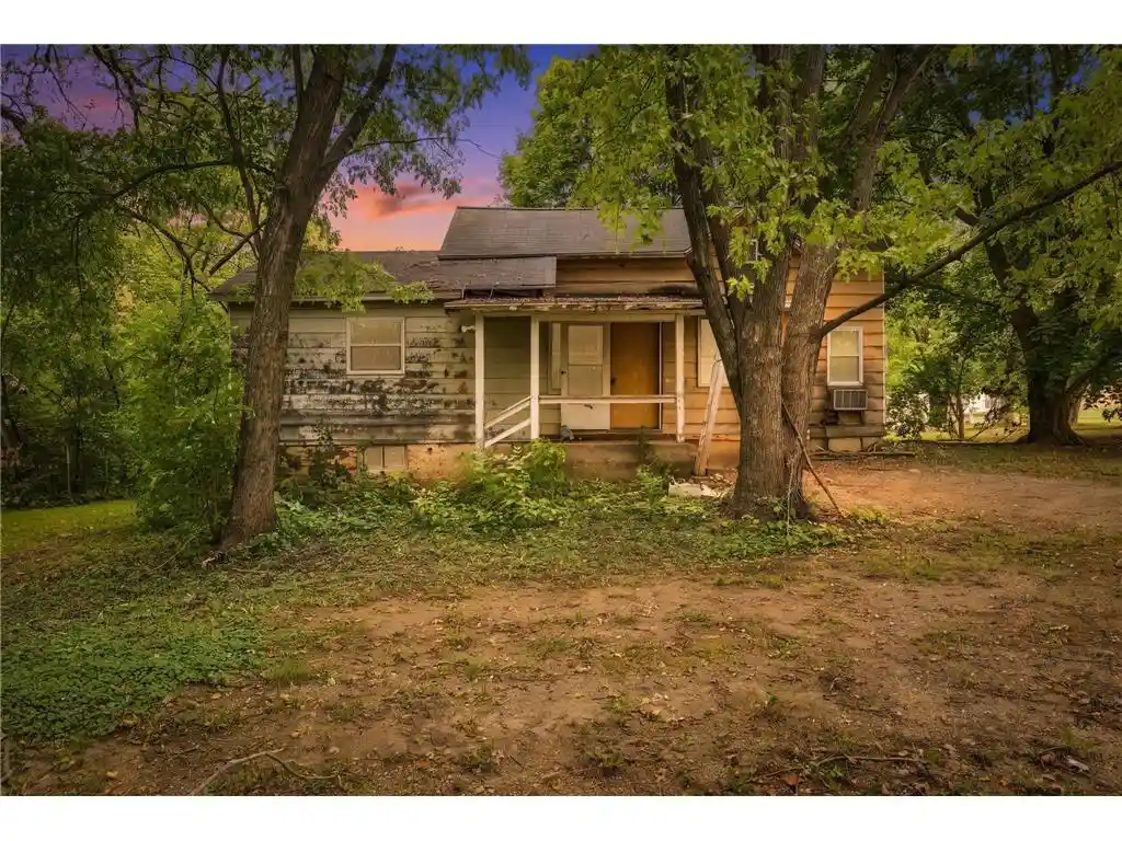 Photo 1 of Single family home for sale at 401 S Division St, Roberts, WI 54023 | MLS# 7152548 | Listing updated on 2026-09-30