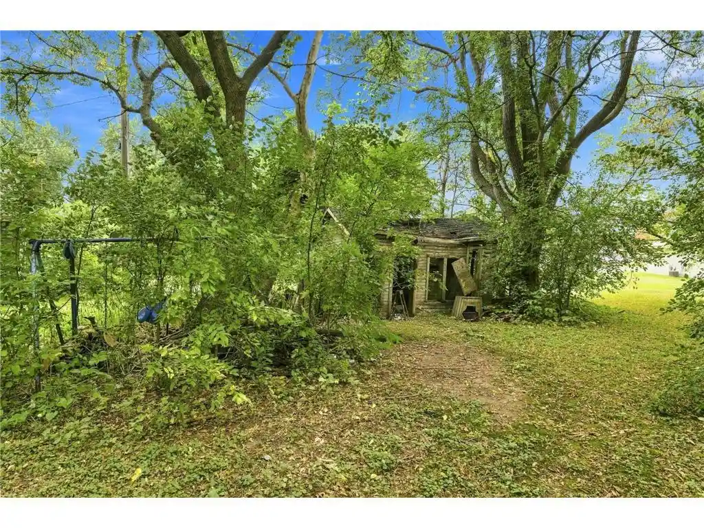 Photo 3 of Single family home for sale at 401 S Division St, Roberts, WI 54023 | MLS# 7152548 | Listing updated on 2026-09-30
