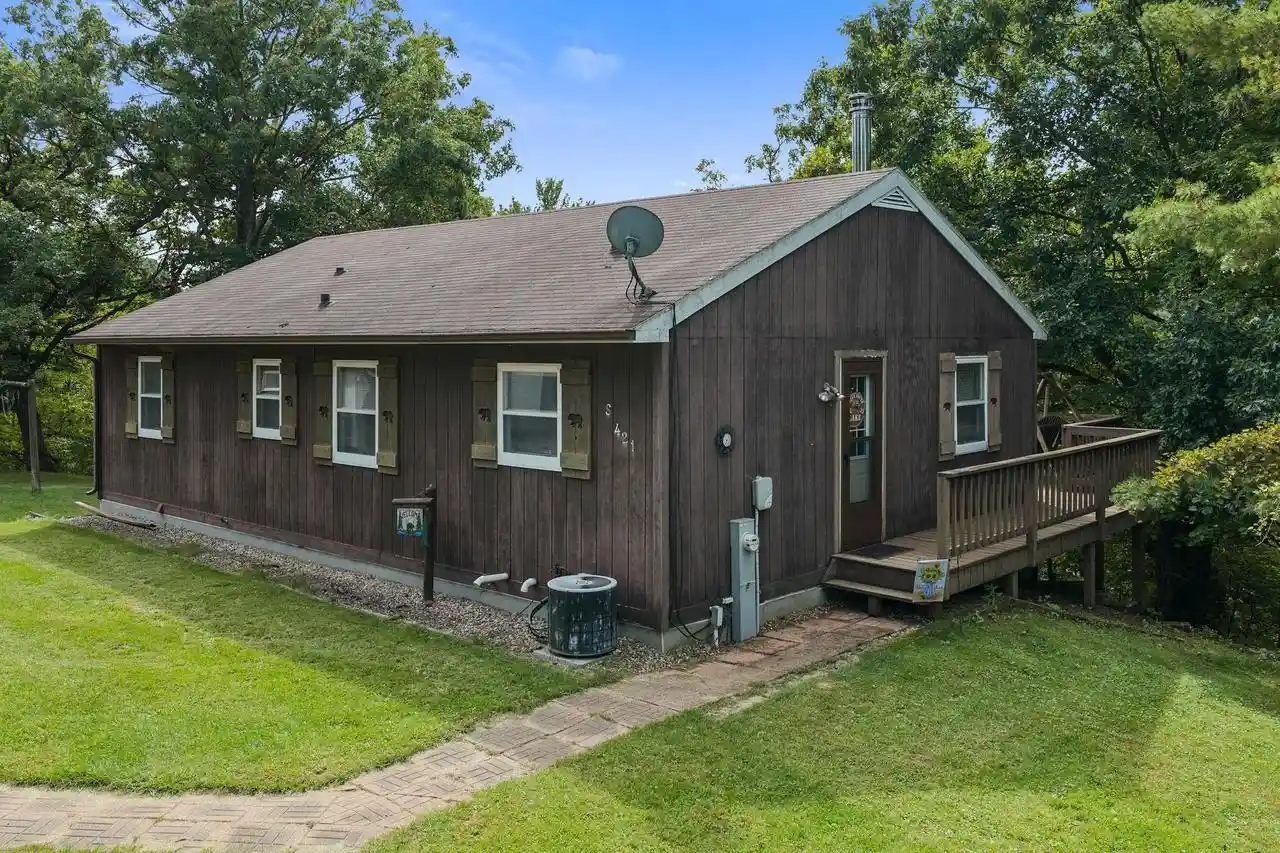 Photo 1 of Single family home for sale at S421 Crow Ct, La Valle, WI 53941 | MLS# 2033686 | Listing updated on 2026-09-30