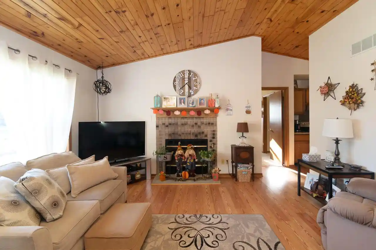 Photo 2 of Single family home for sale at 5616 Stonefield Rd, Slinger, WI 53086 | MLS# 1982638 | Listing updated on 2026-10-06