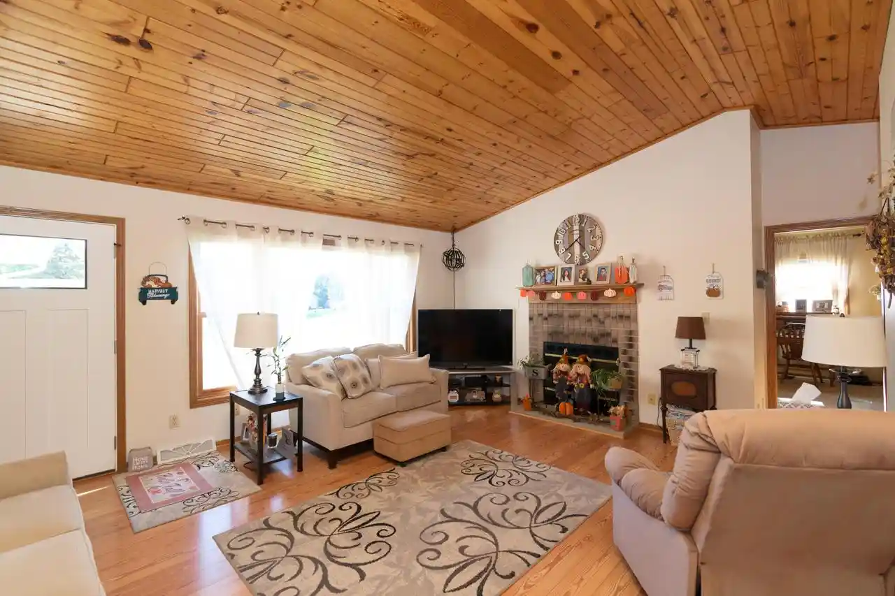 Photo 3 of Single family home for sale at 5616 Stonefield Rd, Slinger, WI 53086 | MLS# 1982638 | Listing updated on 2026-10-06
