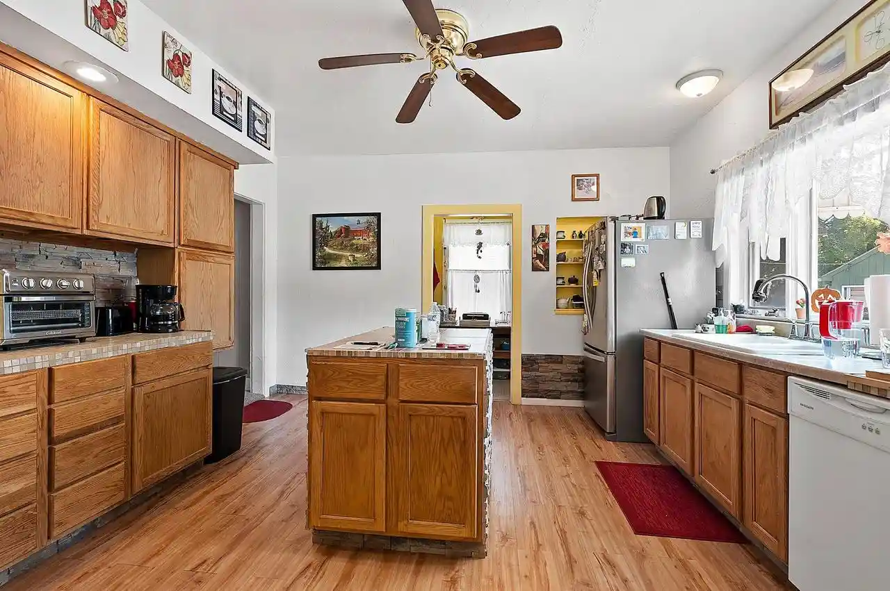 Photo 2 of Single family home for sale at 1319 Marshall St, Manitowoc, WI 54220 | MLS# 1982643 | Listing updated on 2026-10-03