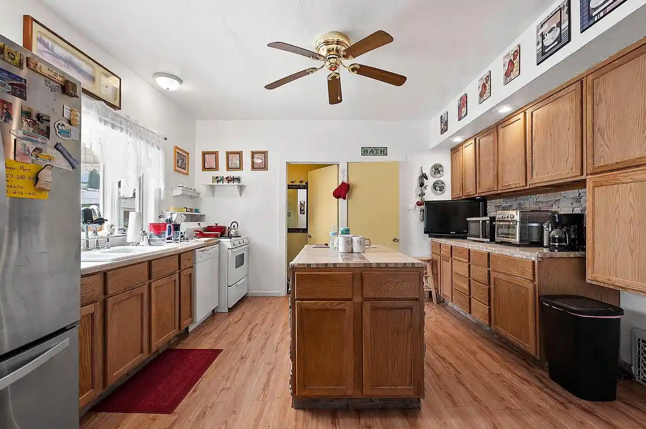 Photo 3 of Single family home for sale at 1319 Marshall St, Manitowoc, WI 54220 | MLS# 1982643 | Listing updated on 2026-10-03