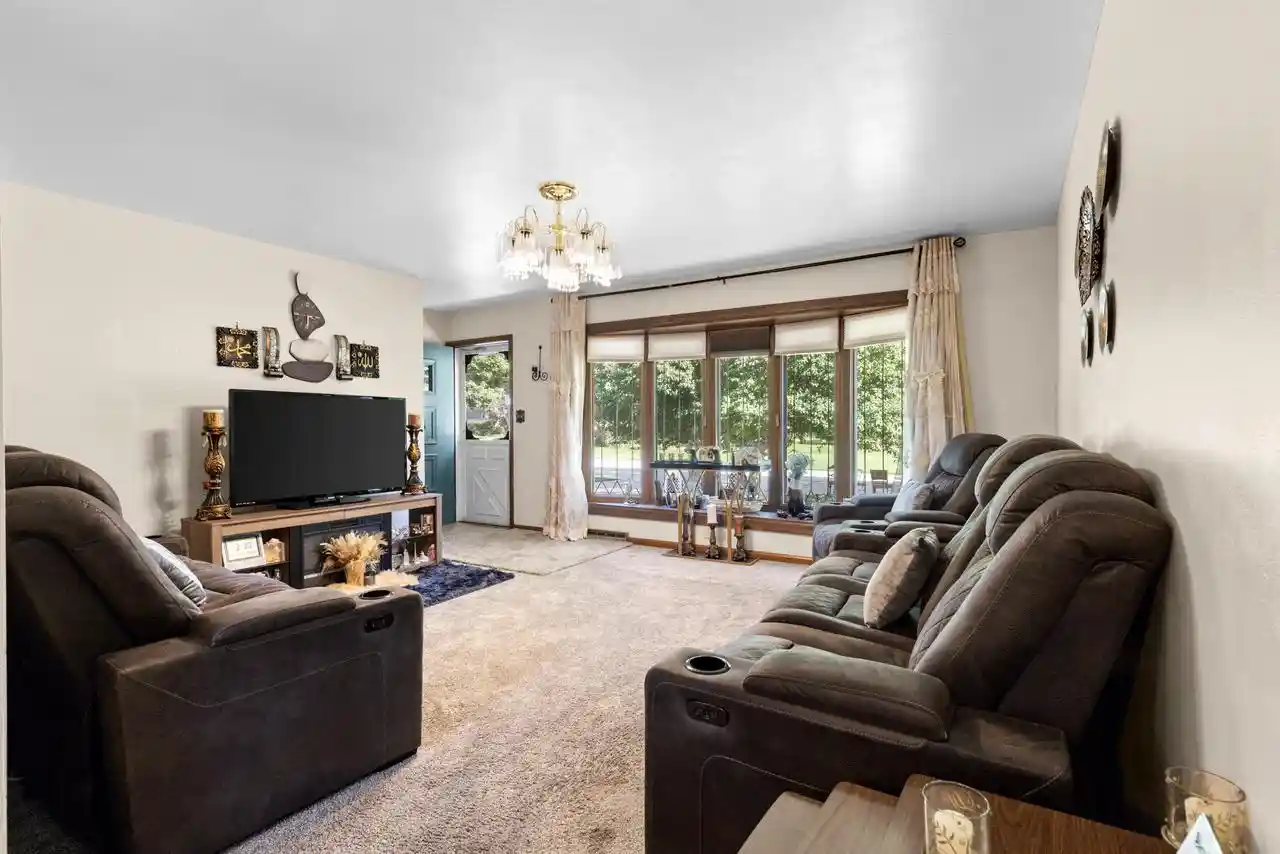 Photo 4 of Single family home for sale at 5830 Lakeview Dr, Greendale, WI 53129 | MLS# 1982641 | Listing updated on 2026-10-02