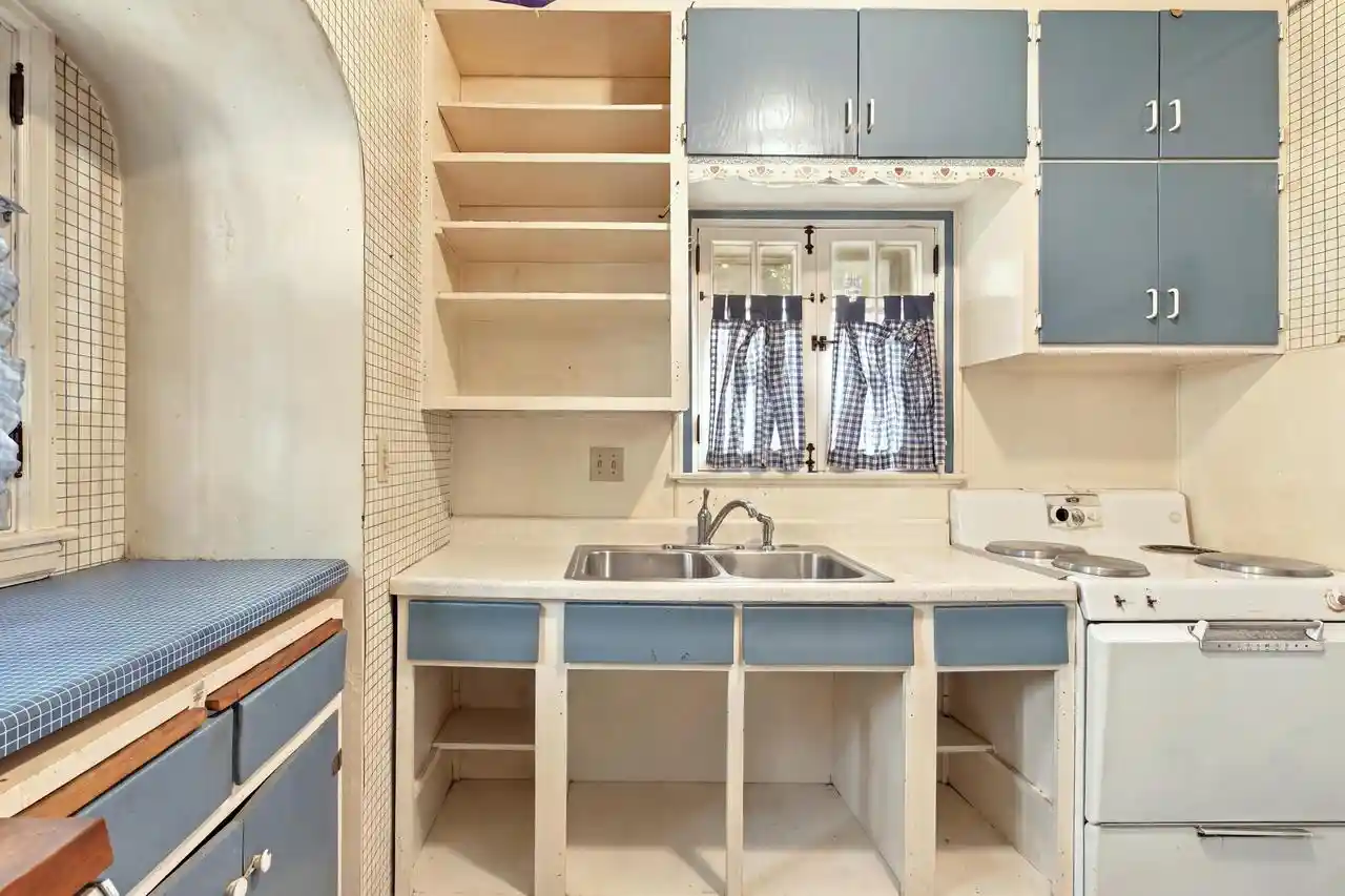 Photo 3 of Single family home for sale at 3364 S Chase Ave, Milwaukee, WI 53207 | MLS# 1982649 | Listing updated on 2026-10-02