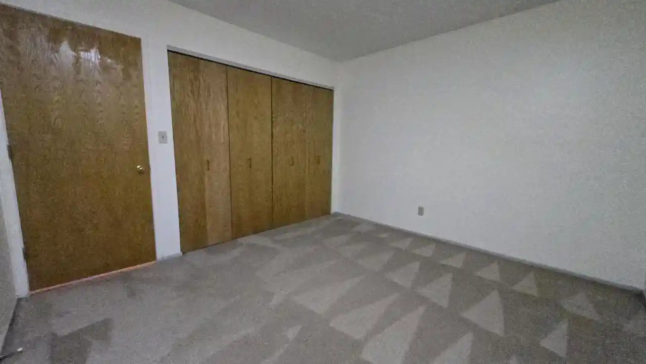 Photo 3 of Condo for sale at 815 W Puetz Rd, Oak Creek, WI 53154 | MLS# 1982651 | Listing updated on 2026-10-06