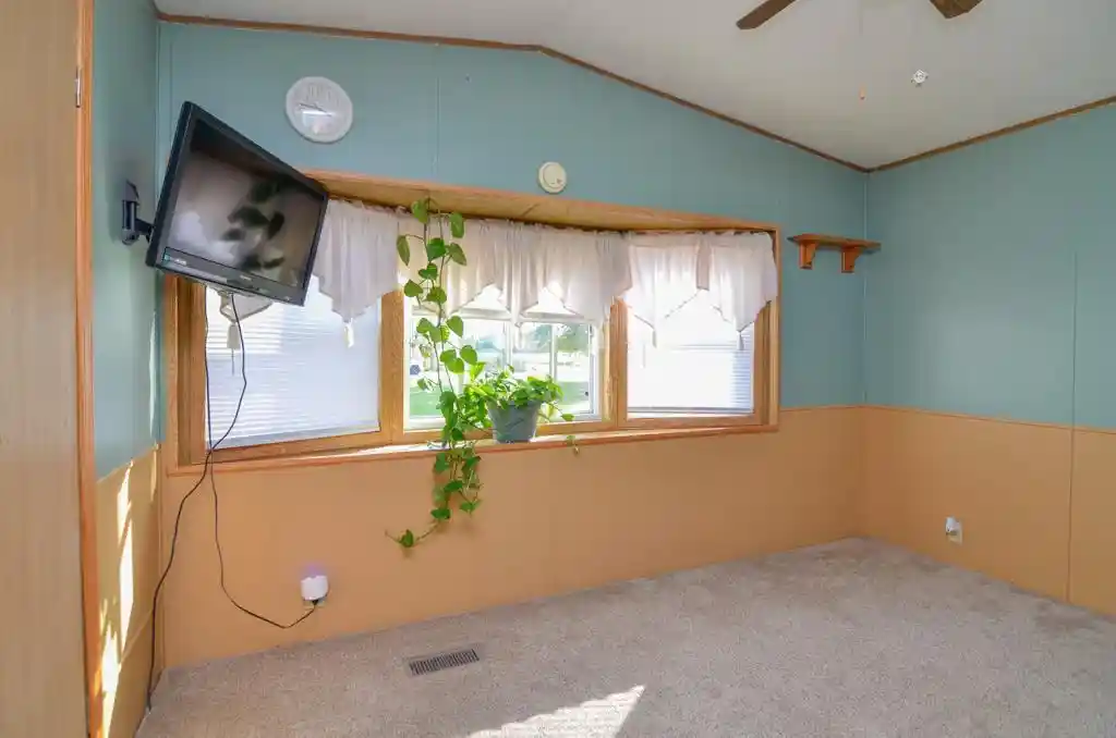 Photo 4 of Single family home for sale at 886 Lilly Rd, Little Suamico, WI 54141 | MLS# 50333480 | Listing updated on 2026-10-03