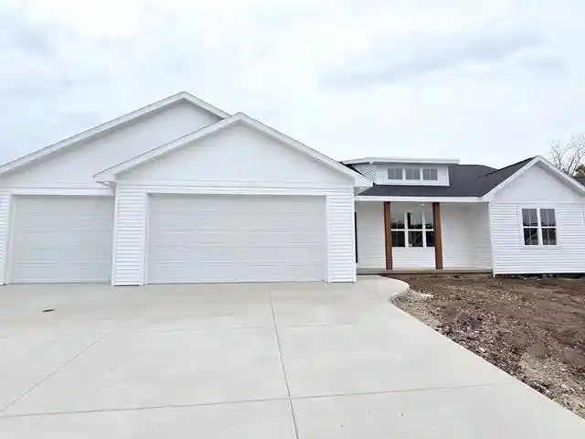 Photo 2 of Single family home for sale at N9261 Constellation Dr, Appleton, WI 54915 | MLS# 50333488 | Listing updated on 2026-10-06