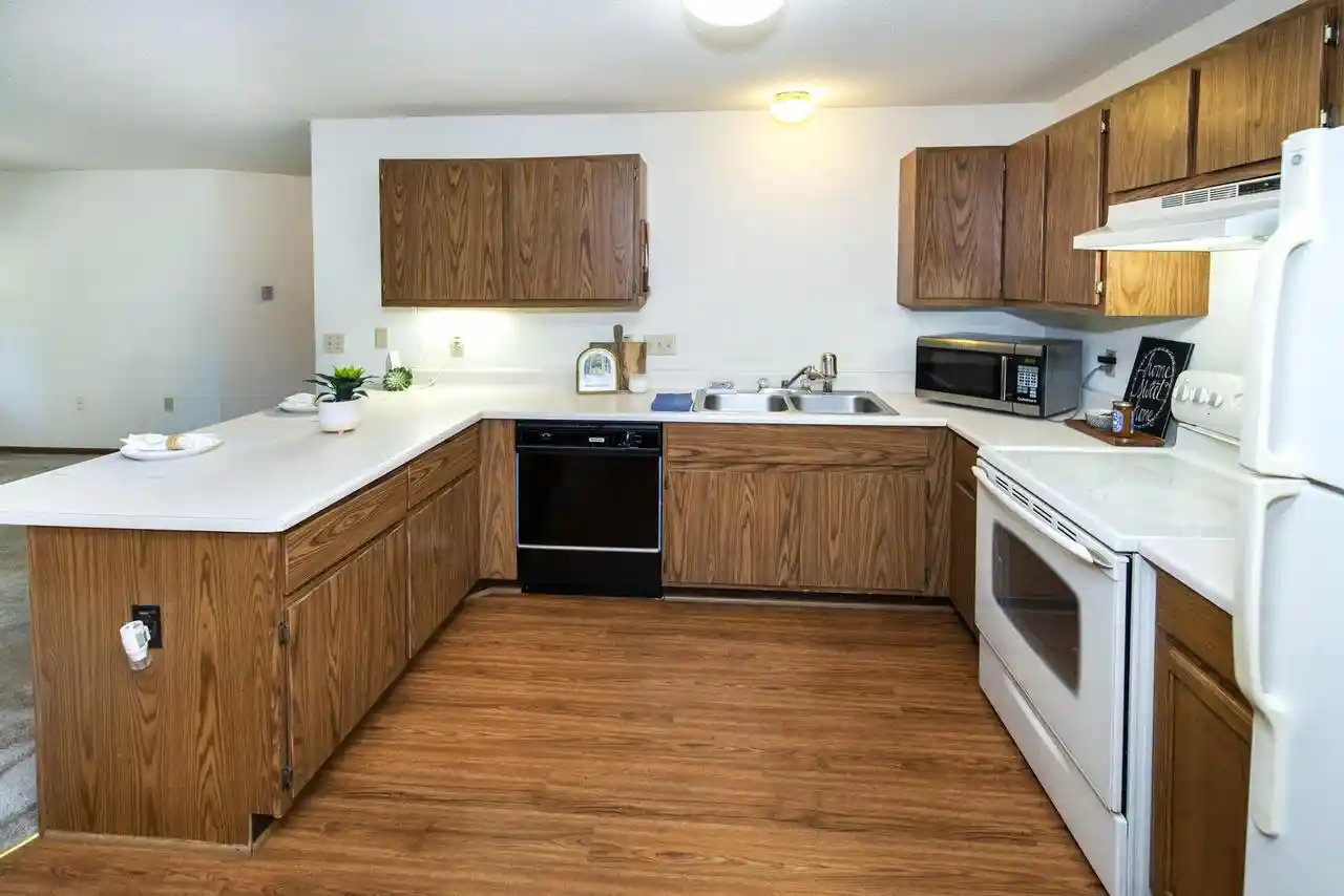 Listing Photo 4 - Condo for sale in building located at W170s7579 Gregory Dr, Muskego, WI 53150 - Unit #E