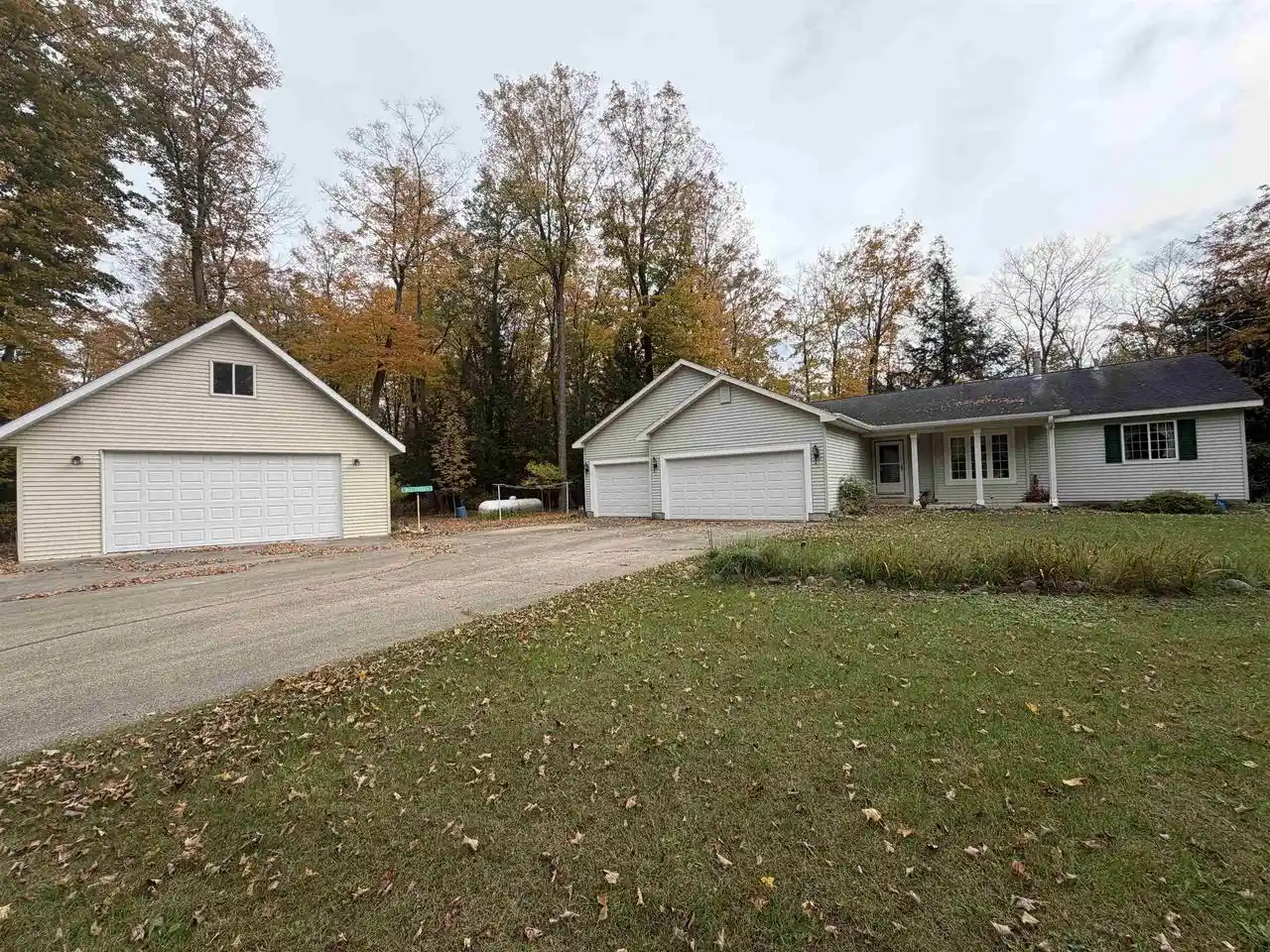 Photo 1 of Single family home for sale at W12531 Mill Crk Ct, Gresham, WI 54128 | MLS# 50333496 | Listing updated on 2026-10-05