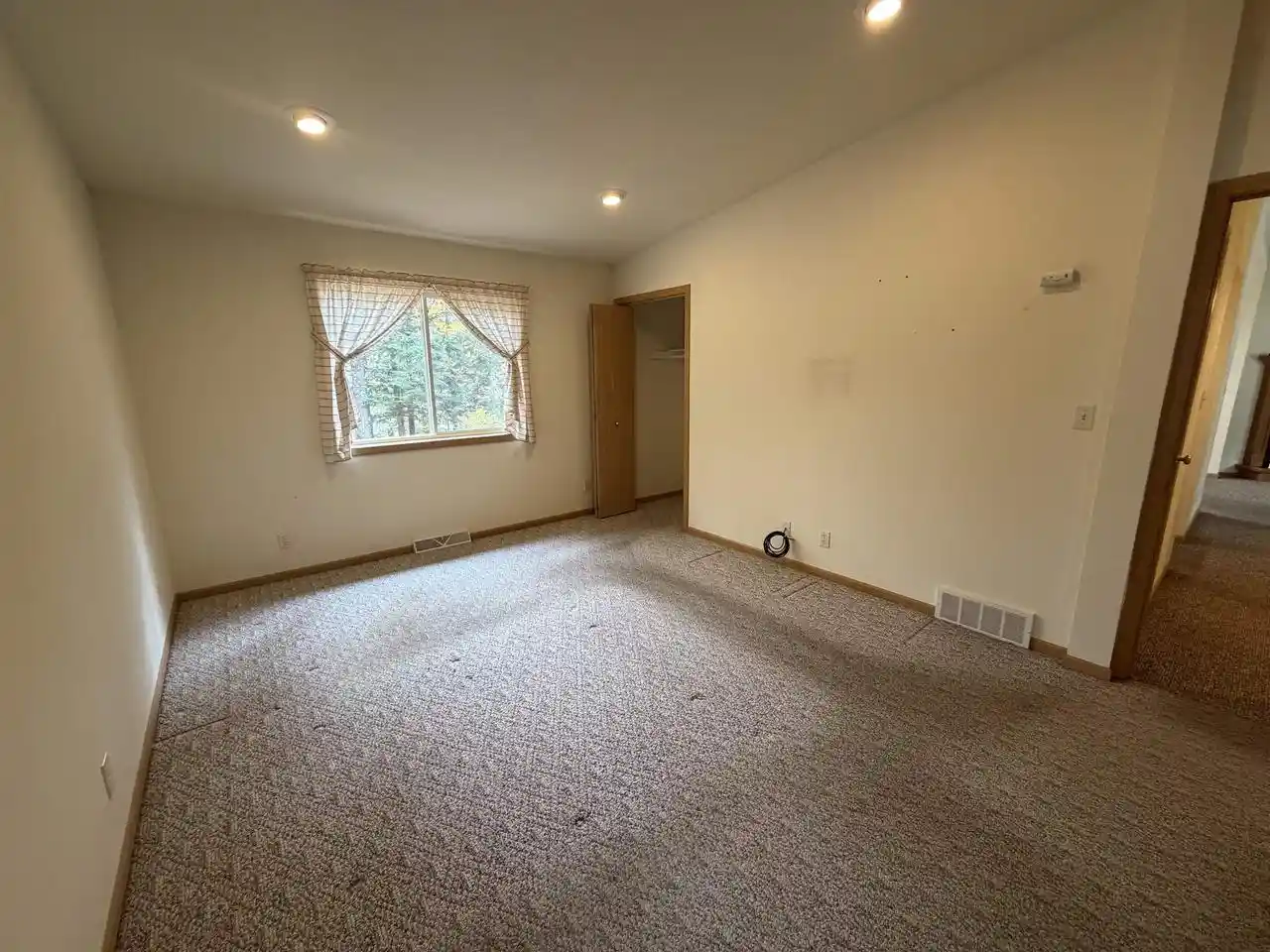 Photo 4 of Single family home for sale at W12531 Mill Crk Ct, Gresham, WI 54128 | MLS# 50333496 | Listing updated on 2026-10-05