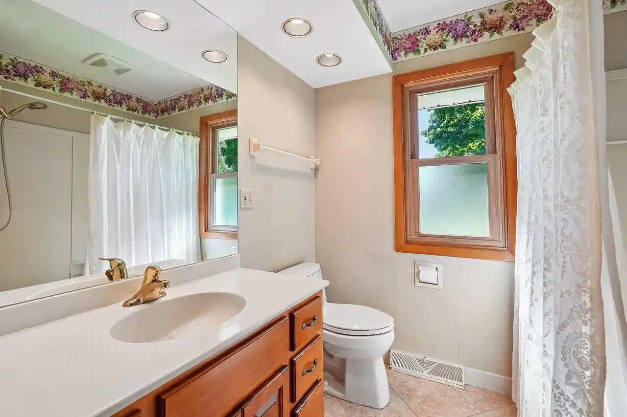 Photo 3 of Single family home for sale at 10321 W Church St, Franklin, WI 53132 | MLS# 1982666 | Listing updated on 2026-10-07