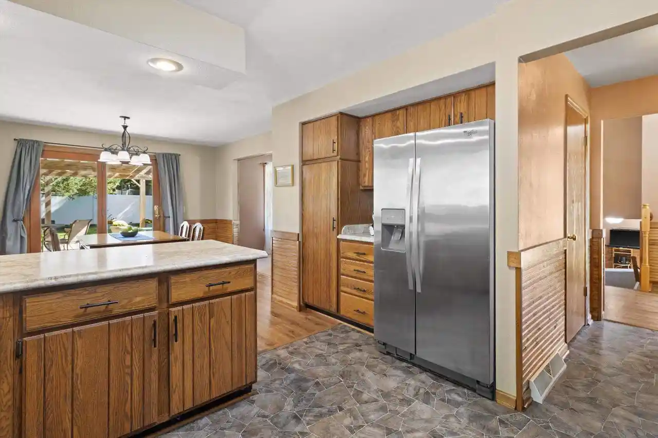 Photo 4 of Single family home for sale at 734 Lyndhurst Dr, Janesville, WI 53546 | MLS# 2033703 | Listing updated on 2026-10-07