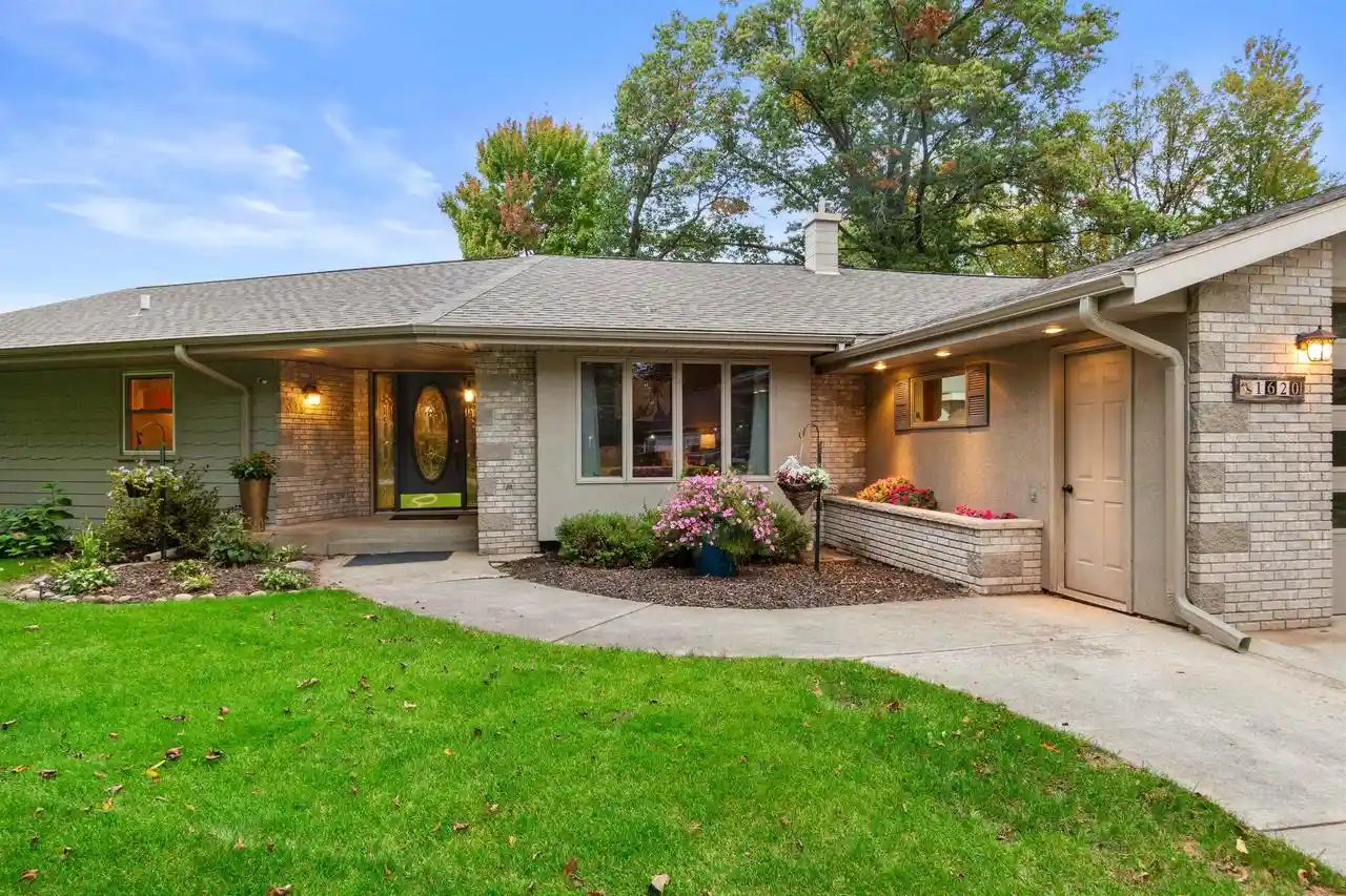 Photo 2 of Single family home for sale at 1620 Riverwood Ln, Wisconsin Rapids, WI 54494 | MLS# 22604837 | Listing updated on 2026-09-30