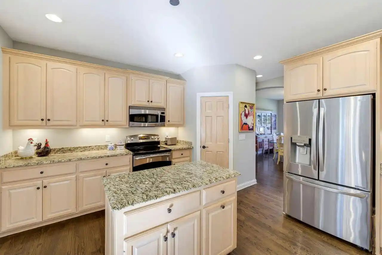Listing Photo 4 - Condo for sale in building located at 11267 N River Birch Dr, Mequon, WI 53092