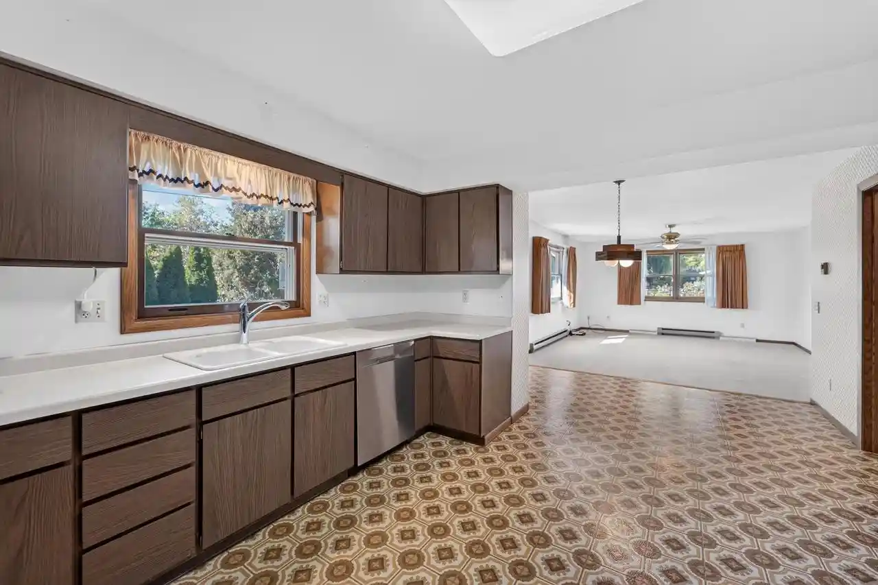 Photo 3 of Single family home for sale at 7017 Prairie Dr, Middleton, WI 53562 | MLS# 2033718 | Listing updated on 2026-10-08